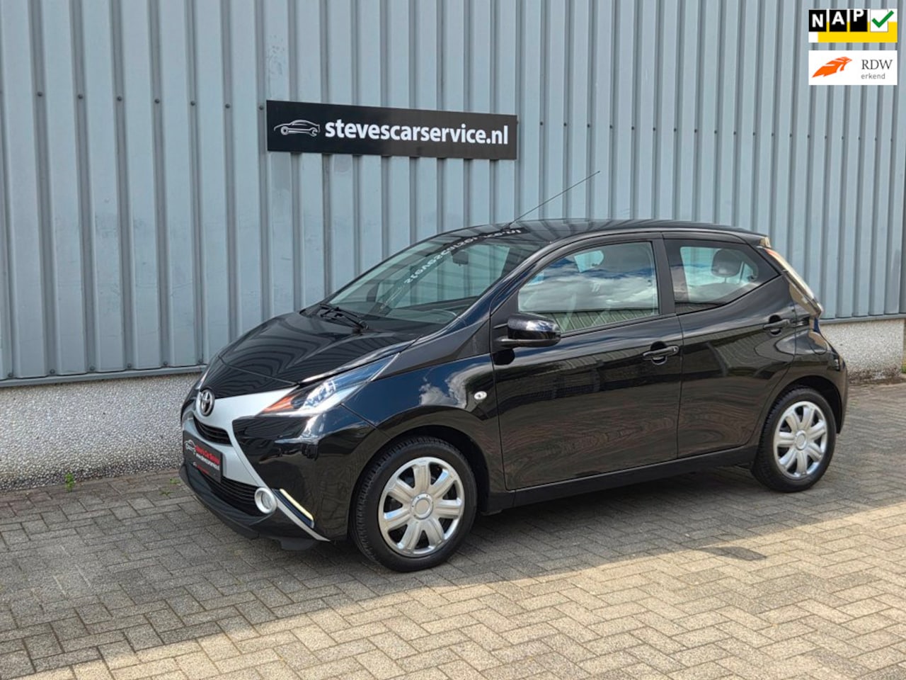 Toyota Aygo - 1.0 VVT-i x-play 25dkm 1 ste eigenaar - AutoWereld.nl
