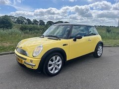 MINI 3-Deurs - 1.6 Cooper Pepper BJ 2003 Goed onderhouden NIeuwe Apk BIj BIj aflevering AIRCO