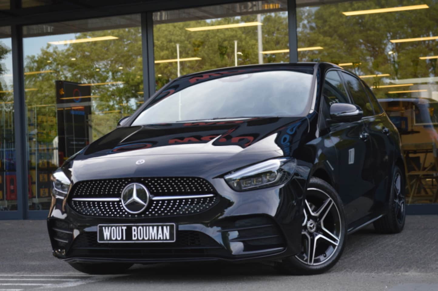 Mercedes-Benz B-klasse - 250 e AMG Multibeam Widescreen Sfeer Camera 360 Head-Up Keyless Pdc - AutoWereld.nl