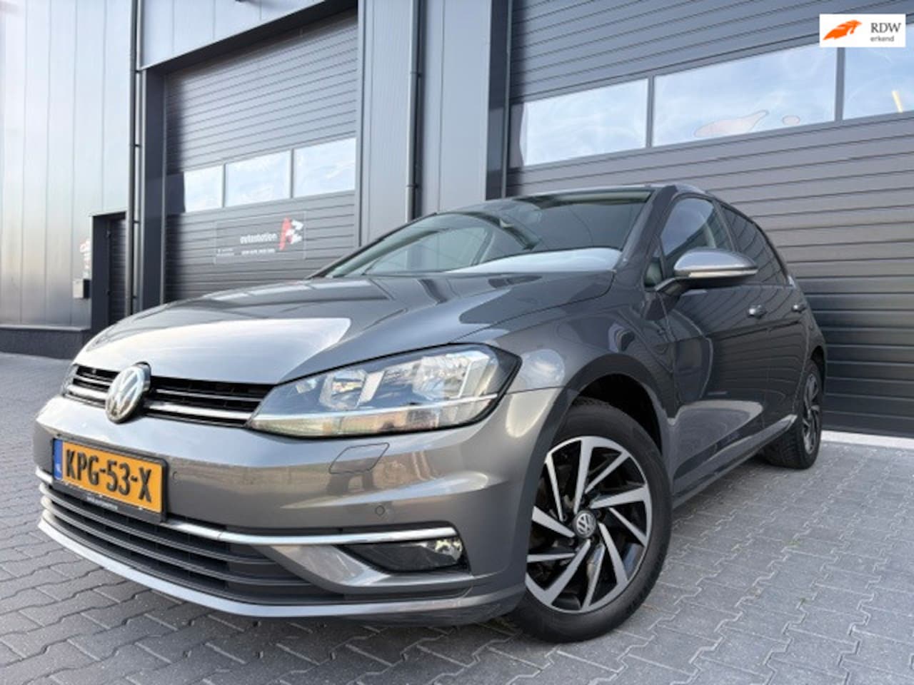 Volkswagen Golf - 1.0 TSI Highline|Carplay|Stoel verw|Clima|ACC|PDC|Navi|Dealer onderh|1e eigenaar| - AutoWereld.nl