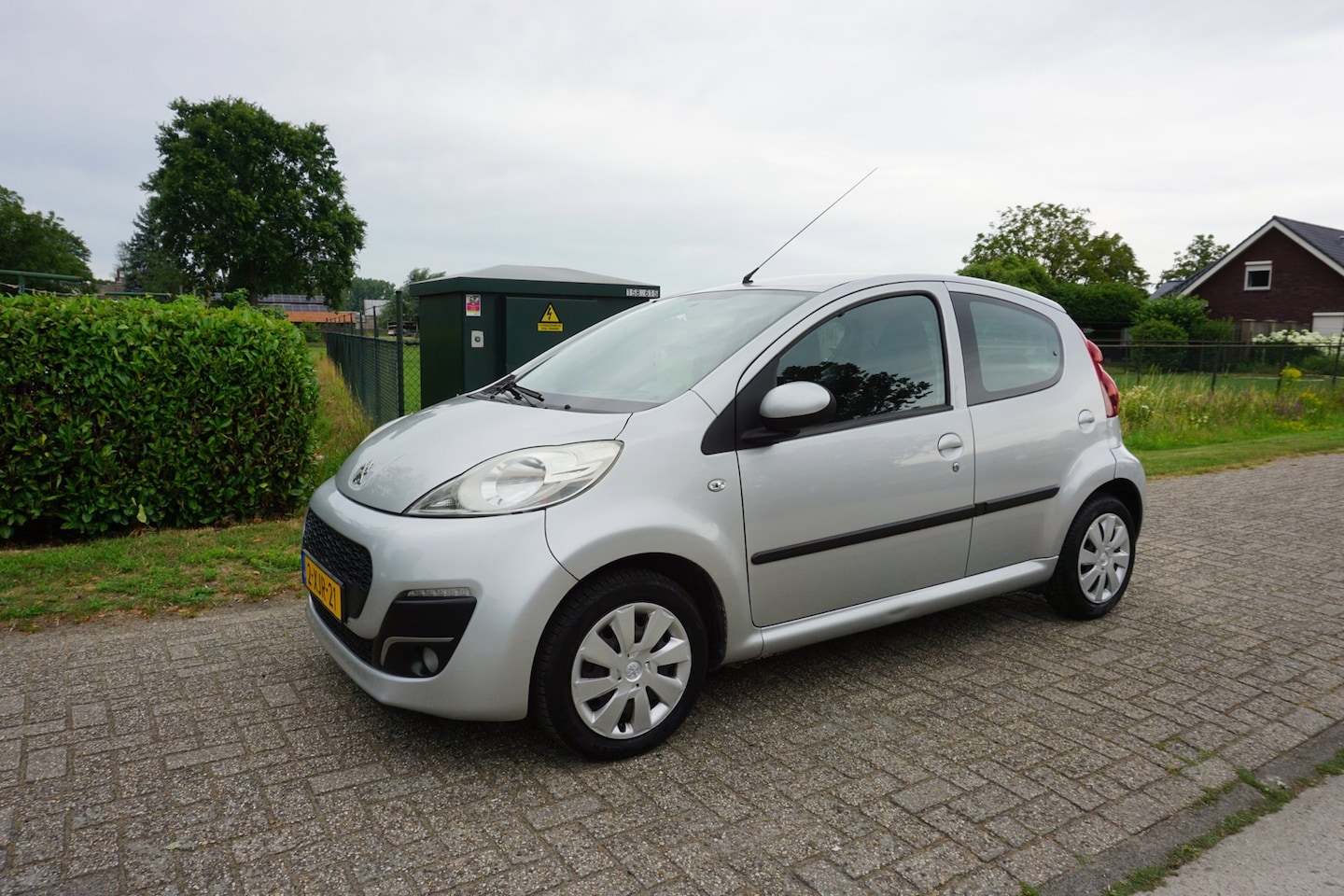 Peugeot 107 - 1.0 Première 5 deurs carplay - AutoWereld.nl