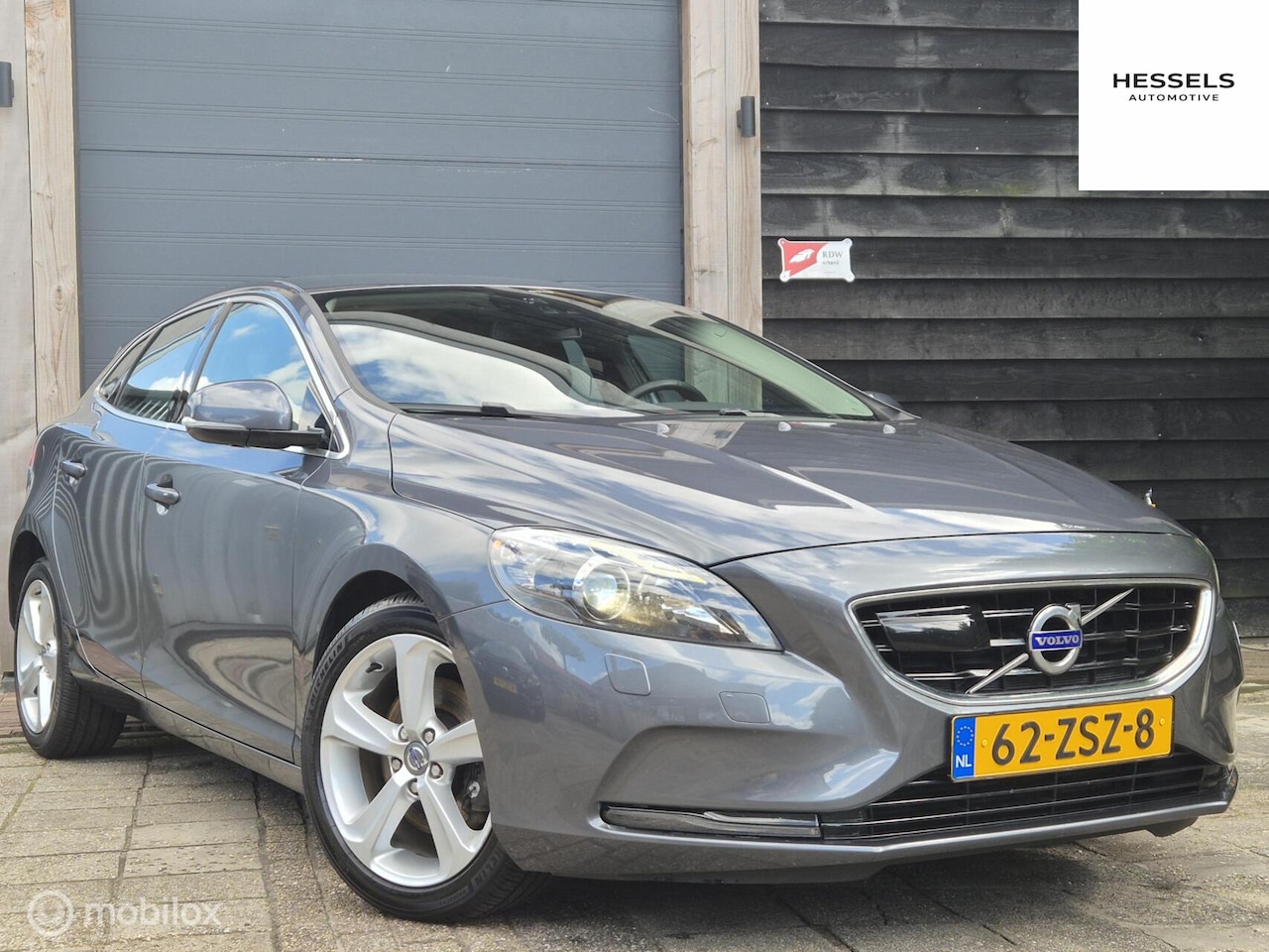 Volvo V40 - 1.6 T4 Summum Leer, Xenon, NAP - AutoWereld.nl