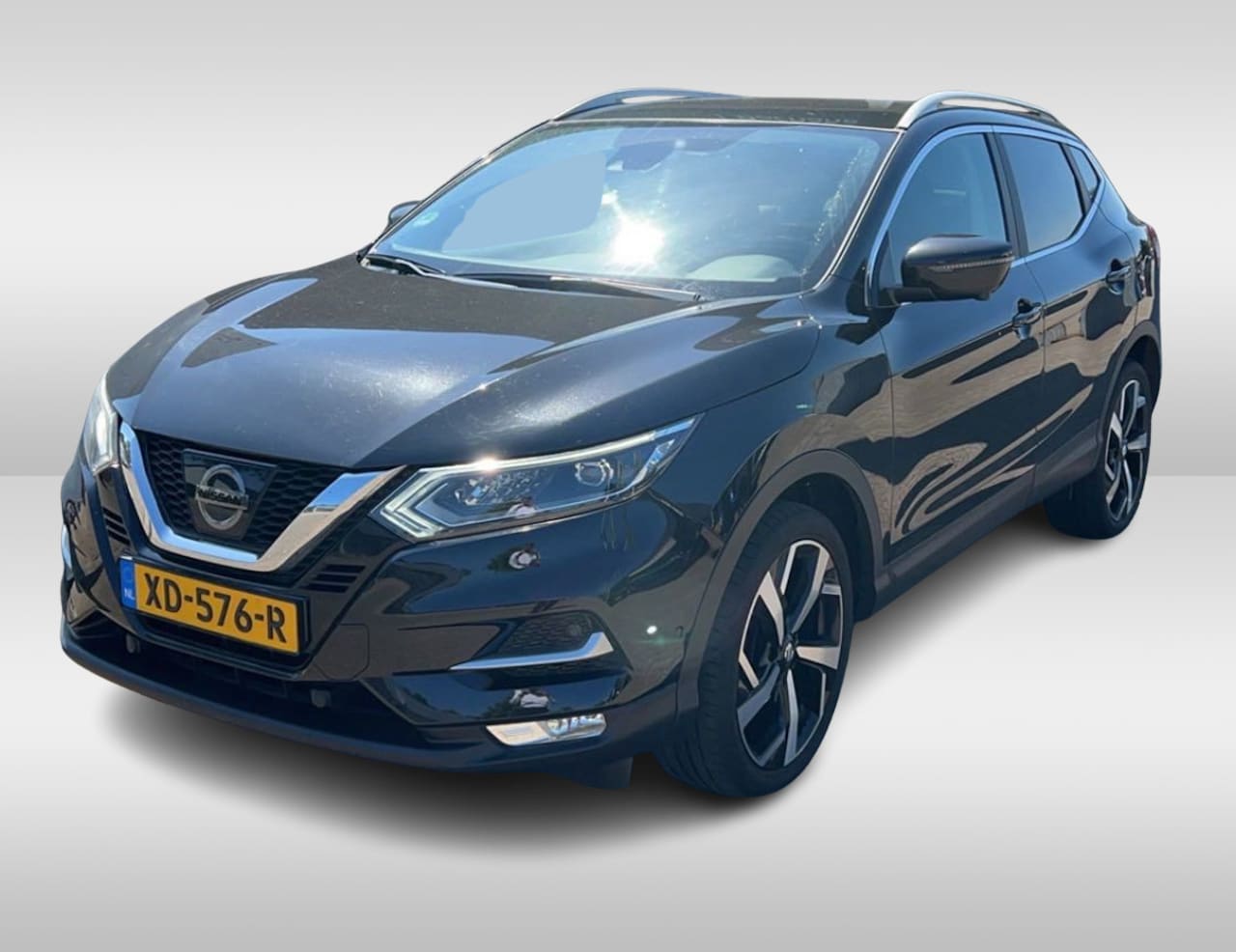 Nissan Qashqai - 1.2 Tekna / Trekhaak / Panoramadak / 360Camera / 19'' / Navigatie / Keyless / Stoelverwarm - AutoWereld.nl