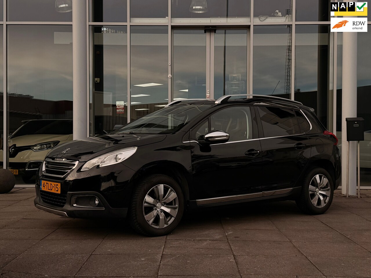 Peugeot 2008 - 1.2 VTi Allure Pack Premium Plus|Automaat|Trekhaak - AutoWereld.nl