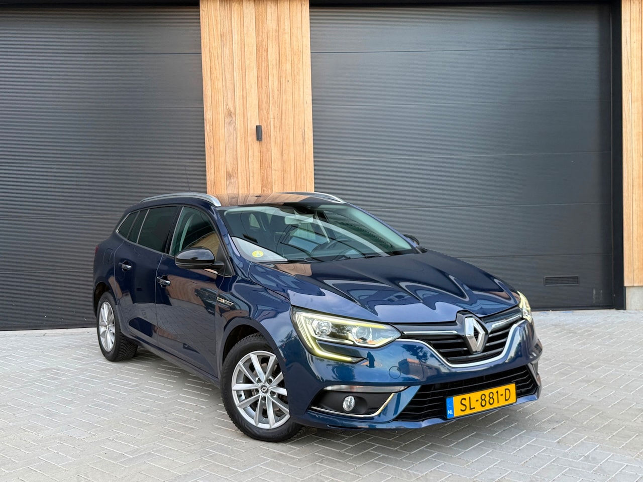 Renault Mégane Estate - 1.5 dCi Eco2 Limited (bj 2018) LED|NAVI|CLIMA|175000 KM - AutoWereld.nl