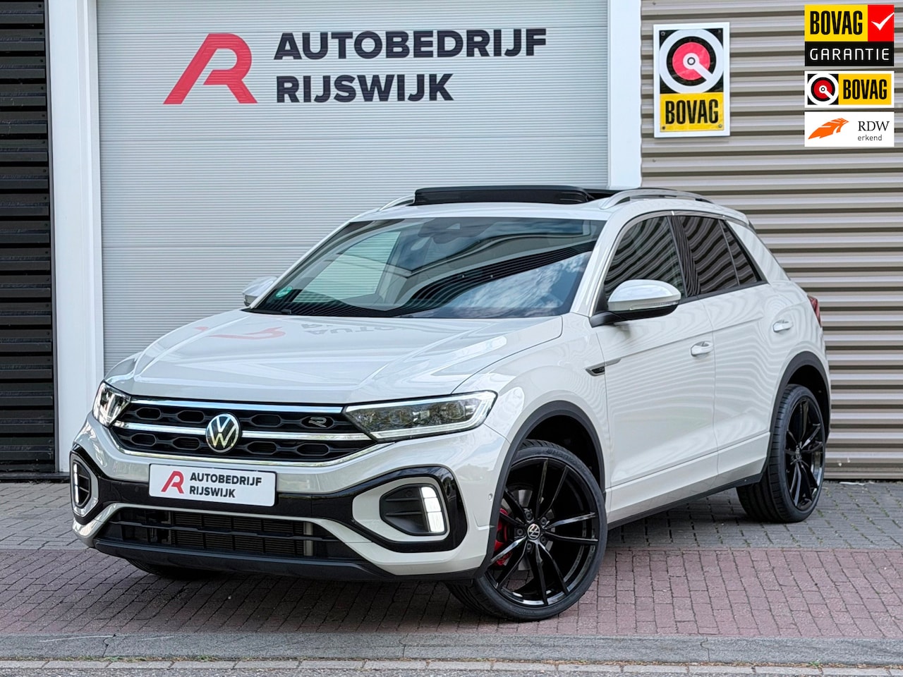 Volkswagen T-Roc - 1.5 TSI 3xR-Line Pano/Keyless/Camera - AutoWereld.nl