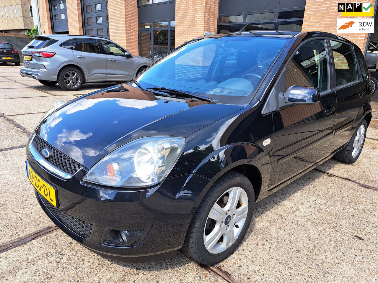 Ford Fiesta - 1.4 5 DEURS AIRCO APK NIEUWE RIEM PERFECT ONDERHODEN - AutoWereld.nl