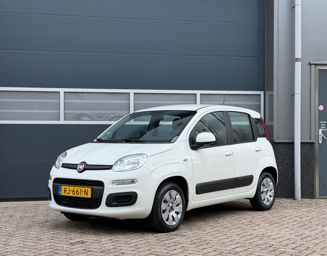 Fiat Panda - 0.9 TwinAir Popstar bj.2017 Airco|Lage km|Nap. - AutoWereld.nl