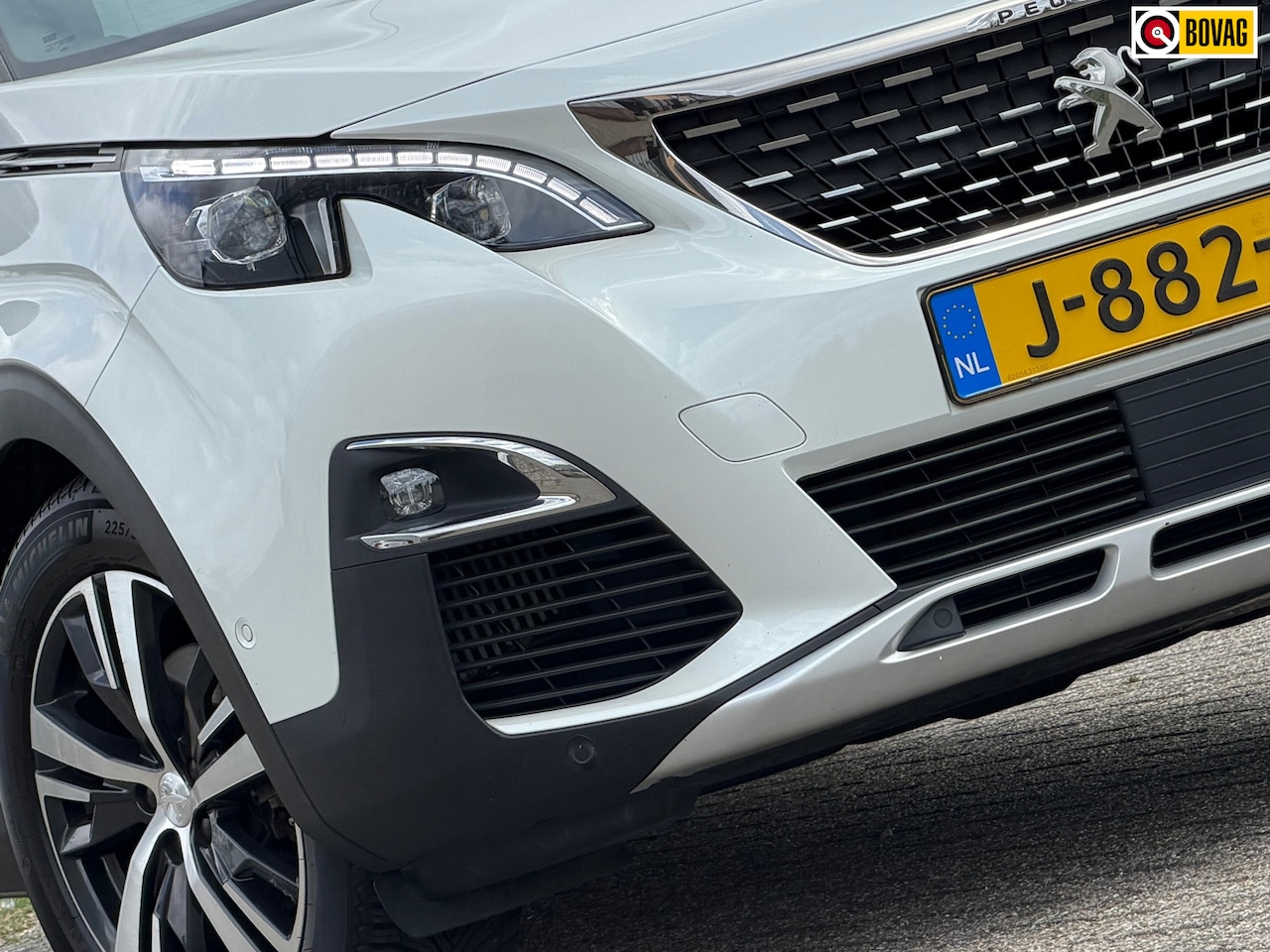 Peugeot 3008 - 1.6 e-THP GT Line Automaat - Blanc Nacre/Noir - Trekhaak/Stoelverwarming - AutoWereld.nl
