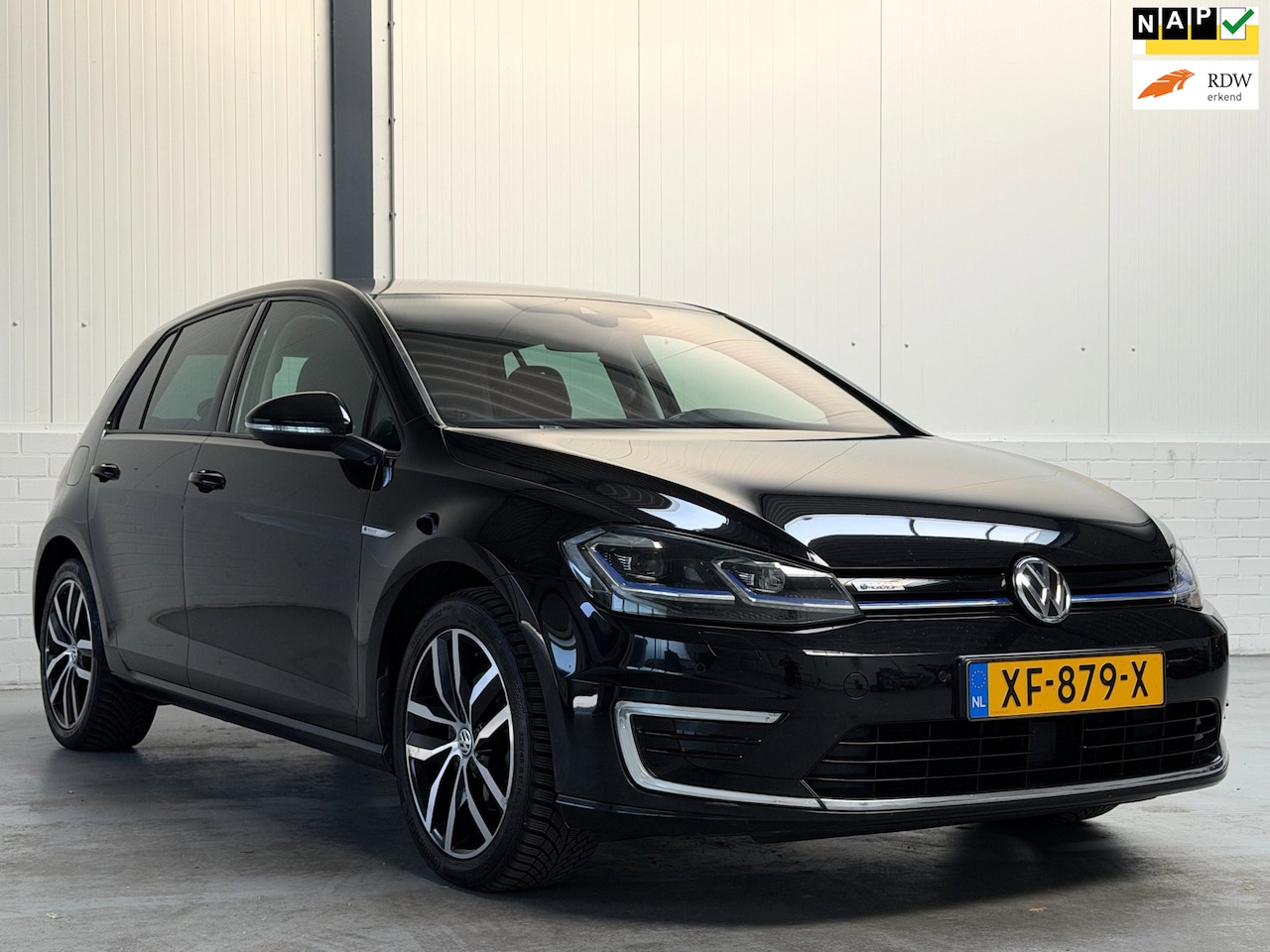 Volkswagen e-Golf - E-Golf|Leder|Virtual|Adaptief|Keyless|Dynaudio|36KwH|SoH 84% - AutoWereld.nl
