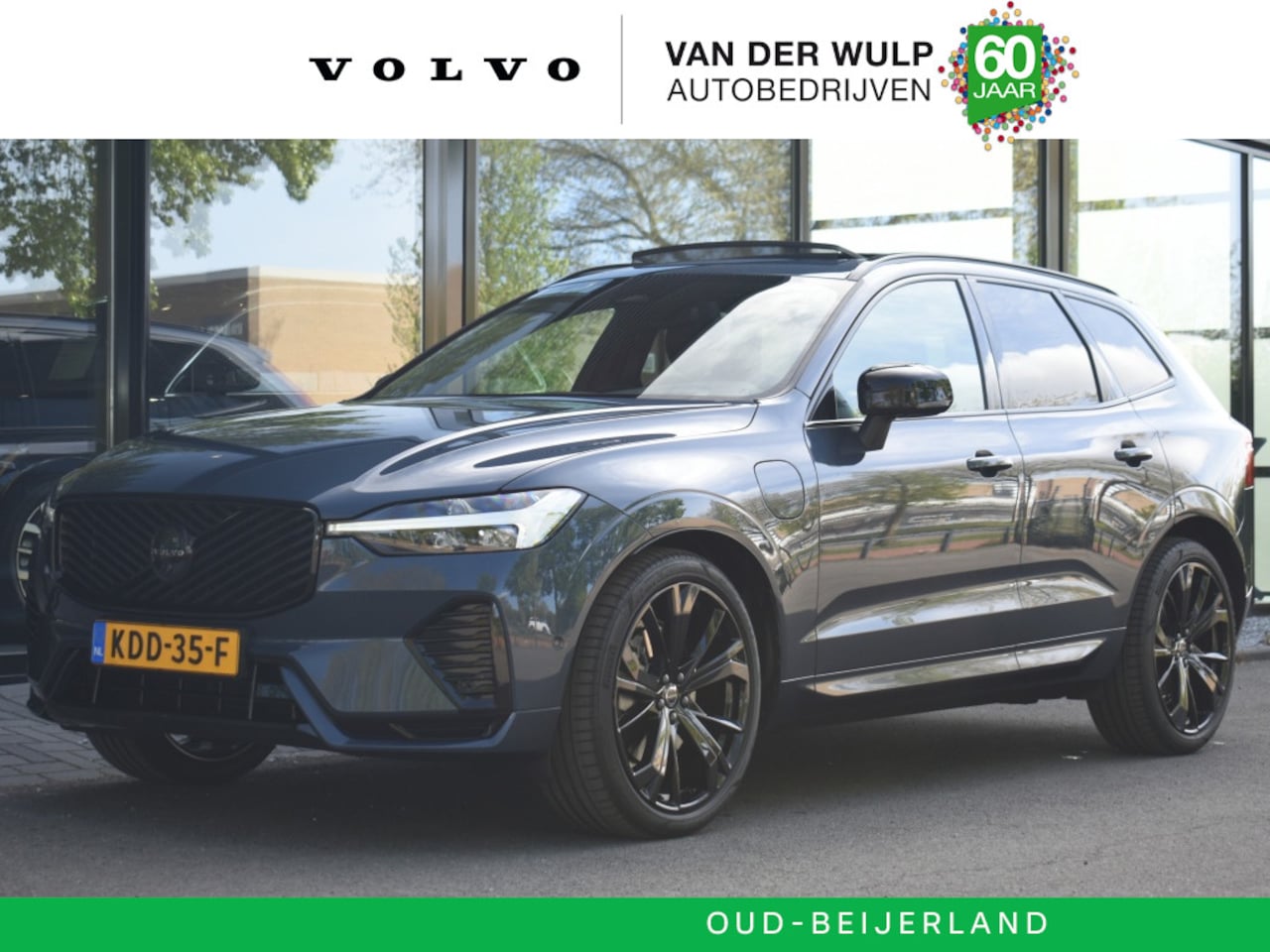 Volvo XC60 - T6 350pk AWD Plus Black Edition | Premium | Luchtvering | Getint - AutoWereld.nl