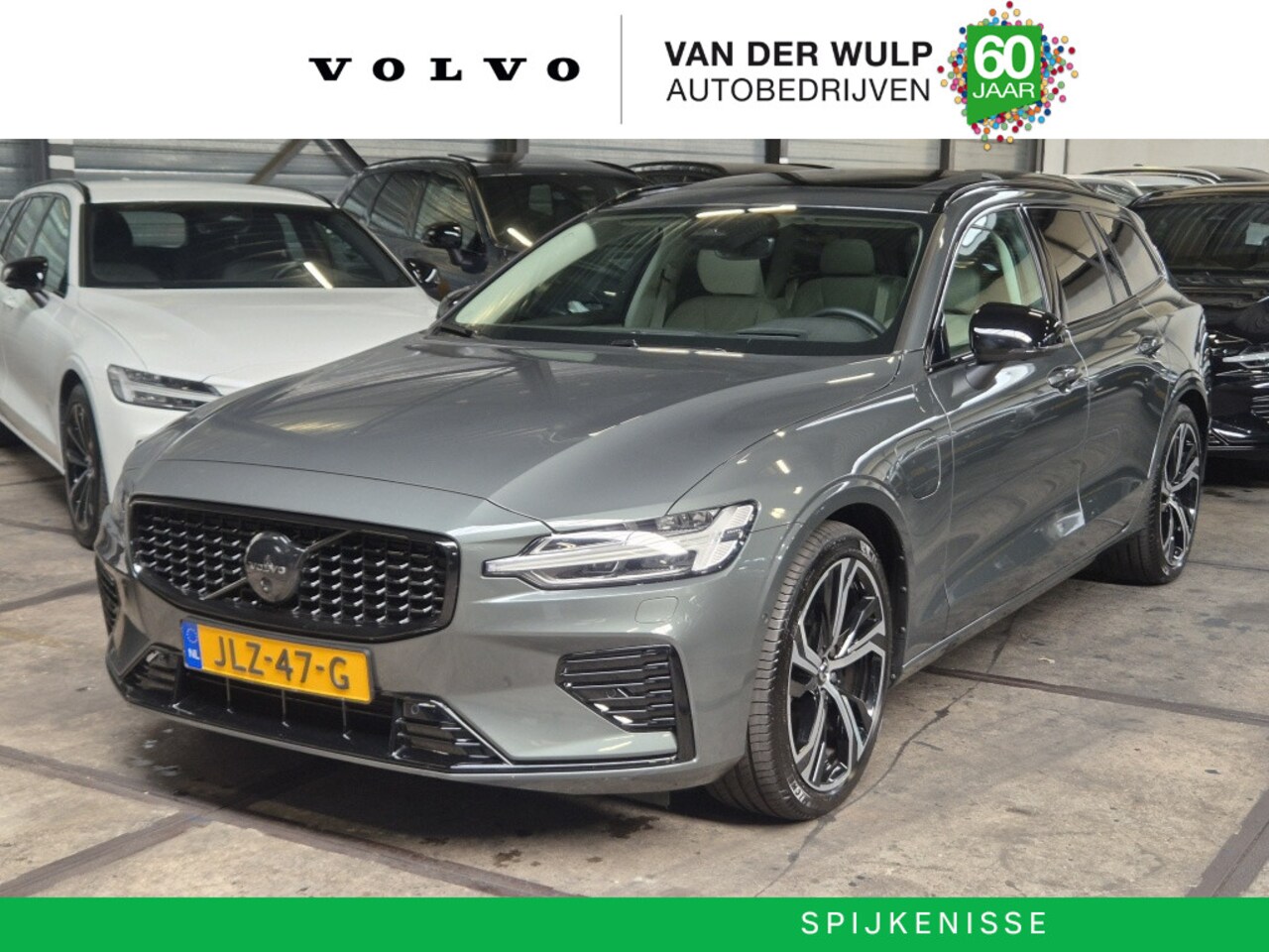 Volvo V60 - T8 455PK AWD Ultra Dark | Massage | 360 | Schuifdak | Harman Kar - AutoWereld.nl