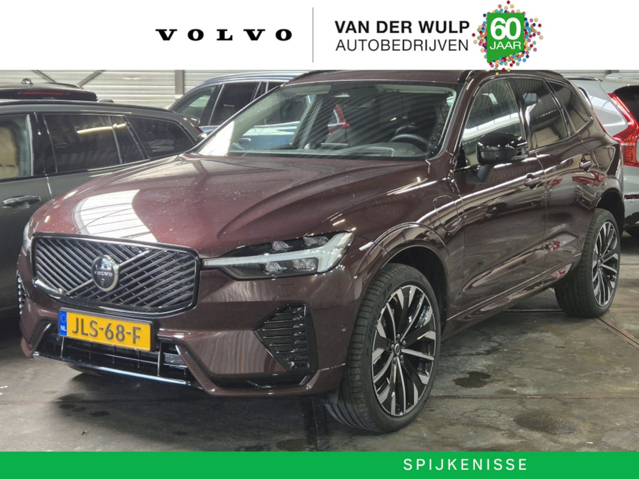Volvo XC60 - T8 455PK AWD Ultra Dark FACELIFT | B&W | Luchtvering | Trekhaak - AutoWereld.nl