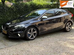 Volvo V40 - 1.6 T3 R-Design l Xenon l Stoelverwarming l PDC