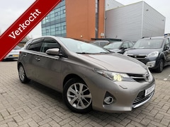 Toyota Auris - 1.6 Benzine | Trekhaak | Pano | Camera | Xenon