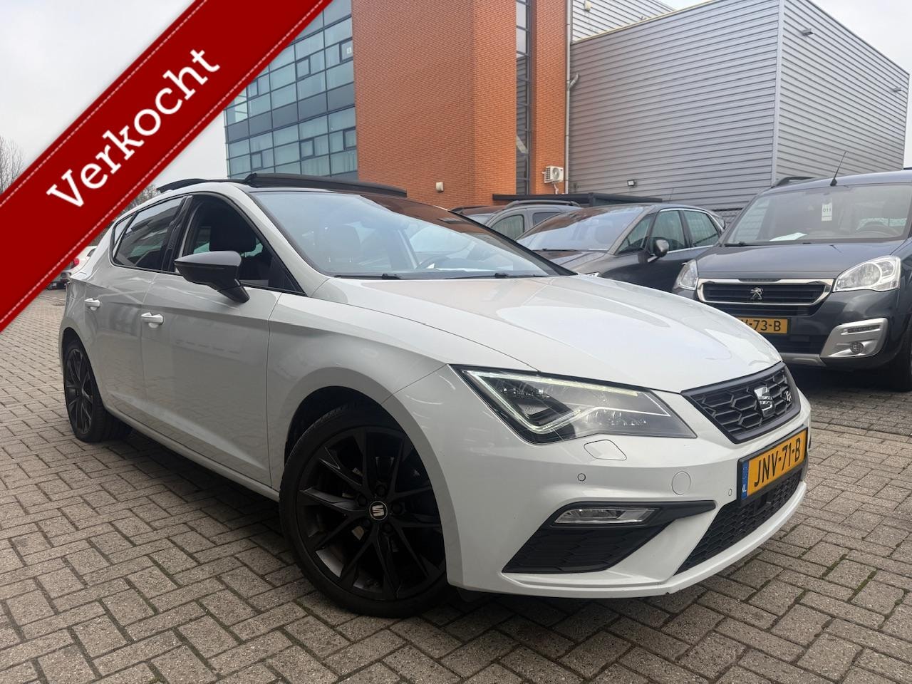 SEAT Leon - 1.5 TSI FR uitvoering | Pano | Xenon | Beats-audio - AutoWereld.nl
