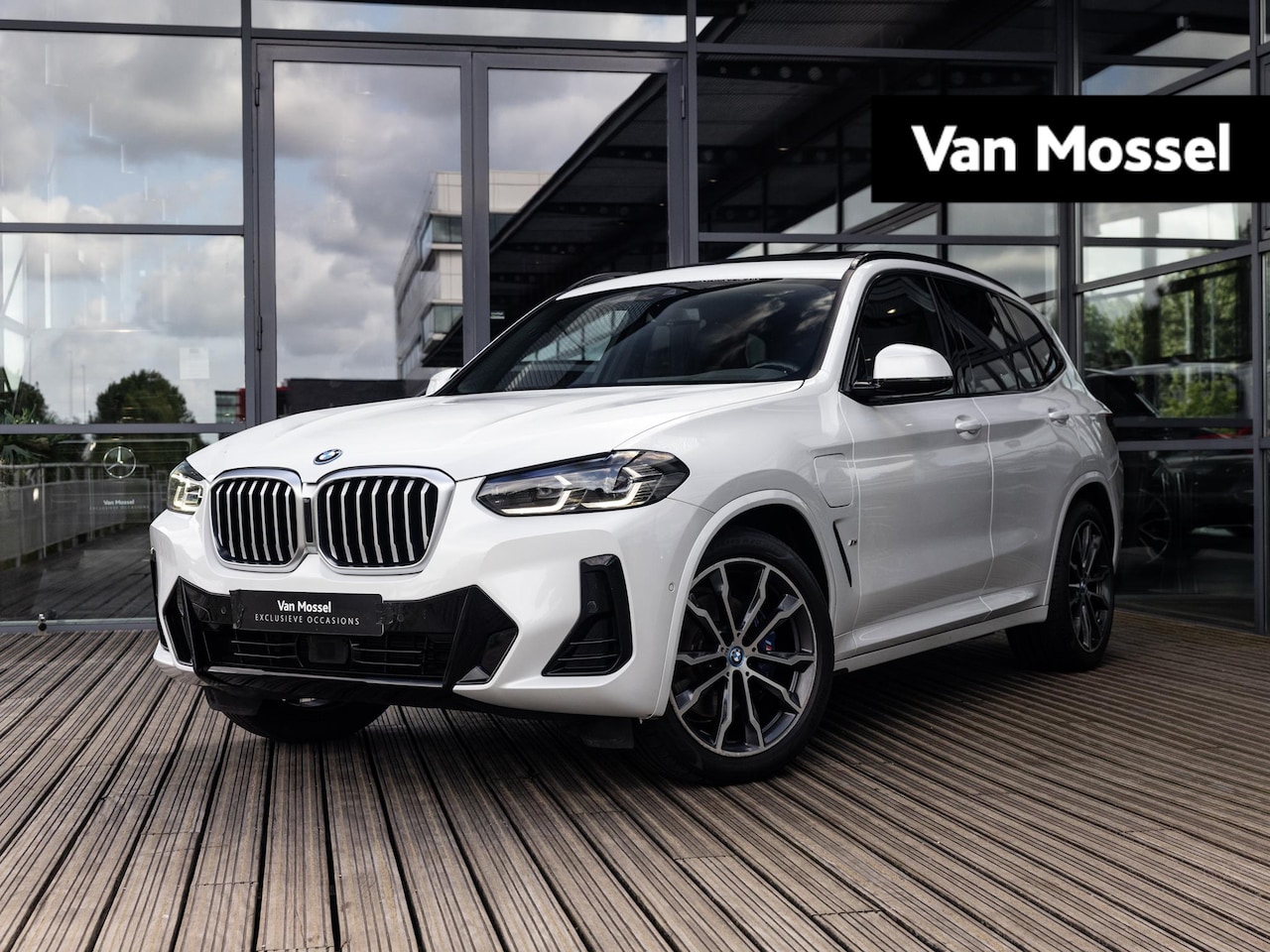 BMW X3 - xDrive30e High Executive | M-SPORT | 20 INCH M-SPORT | PANORAMA/SCHUIF-KANTELDAK | ADAPTIV - AutoWereld.nl