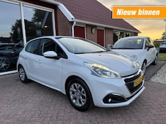 Peugeot 208 - 1.2 PURET. BLUE LION Orig. NL/Cruise Control/Airco/Navigatie/Trekhaak