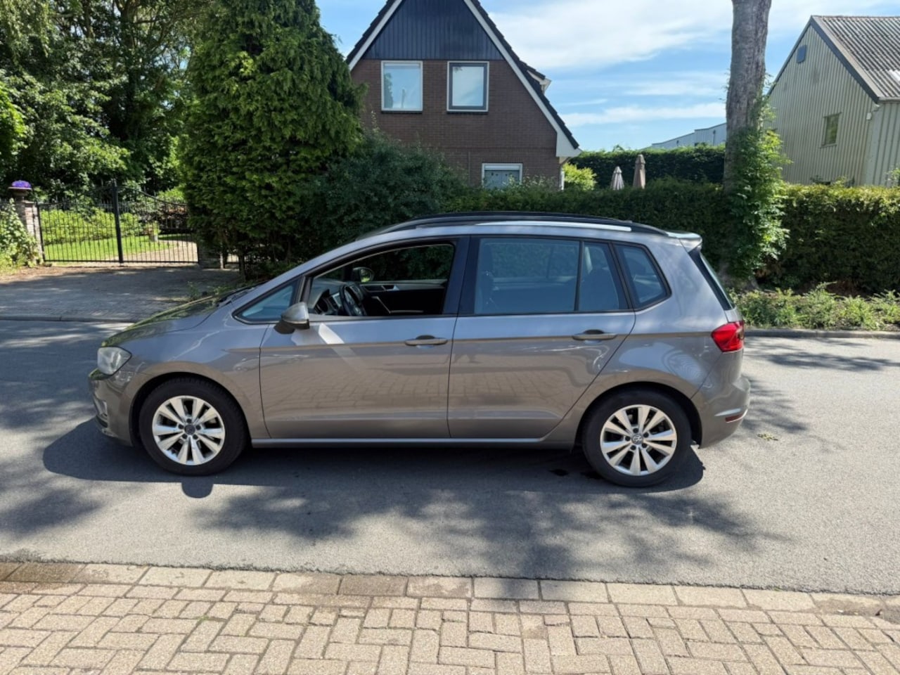 Volkswagen Golf Sportsvan - 1.4 TSI Comfortline*cruise contro*lECC*trekhaak*NAP* - AutoWereld.nl
