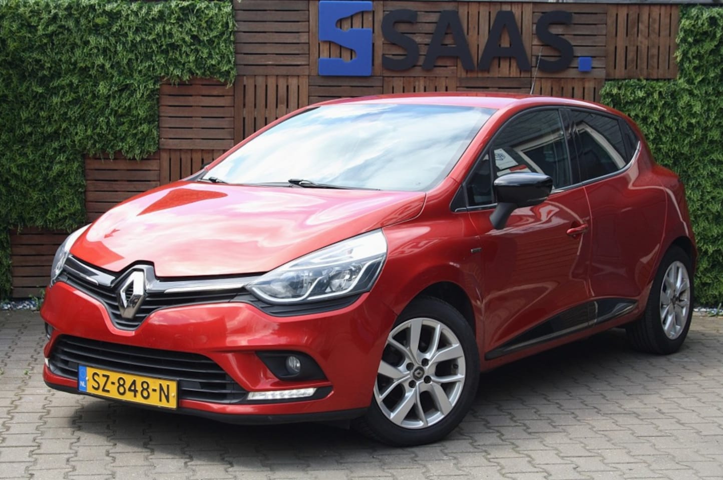 Renault Clio - 0.9 TCe Limited / NAP / Elekt spiegels / NAVI / PDC / CRUISE - AutoWereld.nl