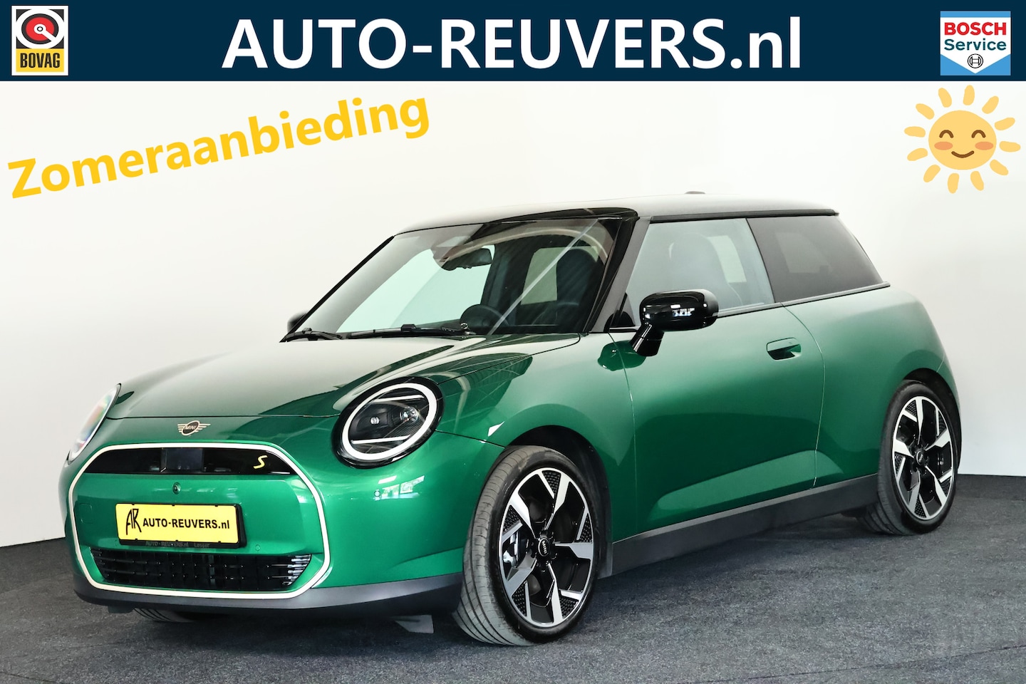 MINI Electric - 3-Deurs Cooper SE Favoured XL 54.2 kWh (Grote accu) HUD / Leder / Pano / H&K / ACC / 360 C - AutoWereld.nl