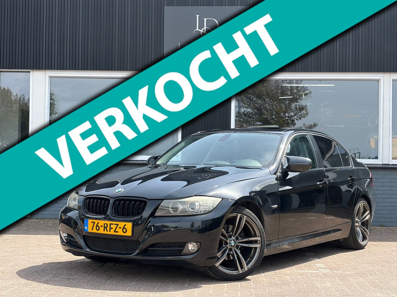 BMW 3-serie - 320i / Schuifdak / Leder / Automaat / Nieuwe APK - AutoWereld.nl