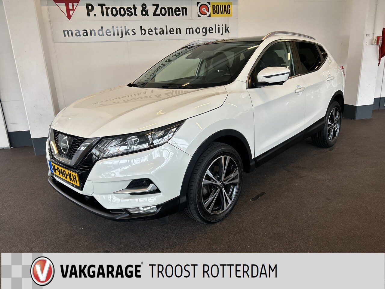 Nissan Qashqai - 1.2 N-Connecta | Panoramadak | Keyless | 360 Camera | Lane assist | Half-Lederen bekleding - AutoWereld.nl