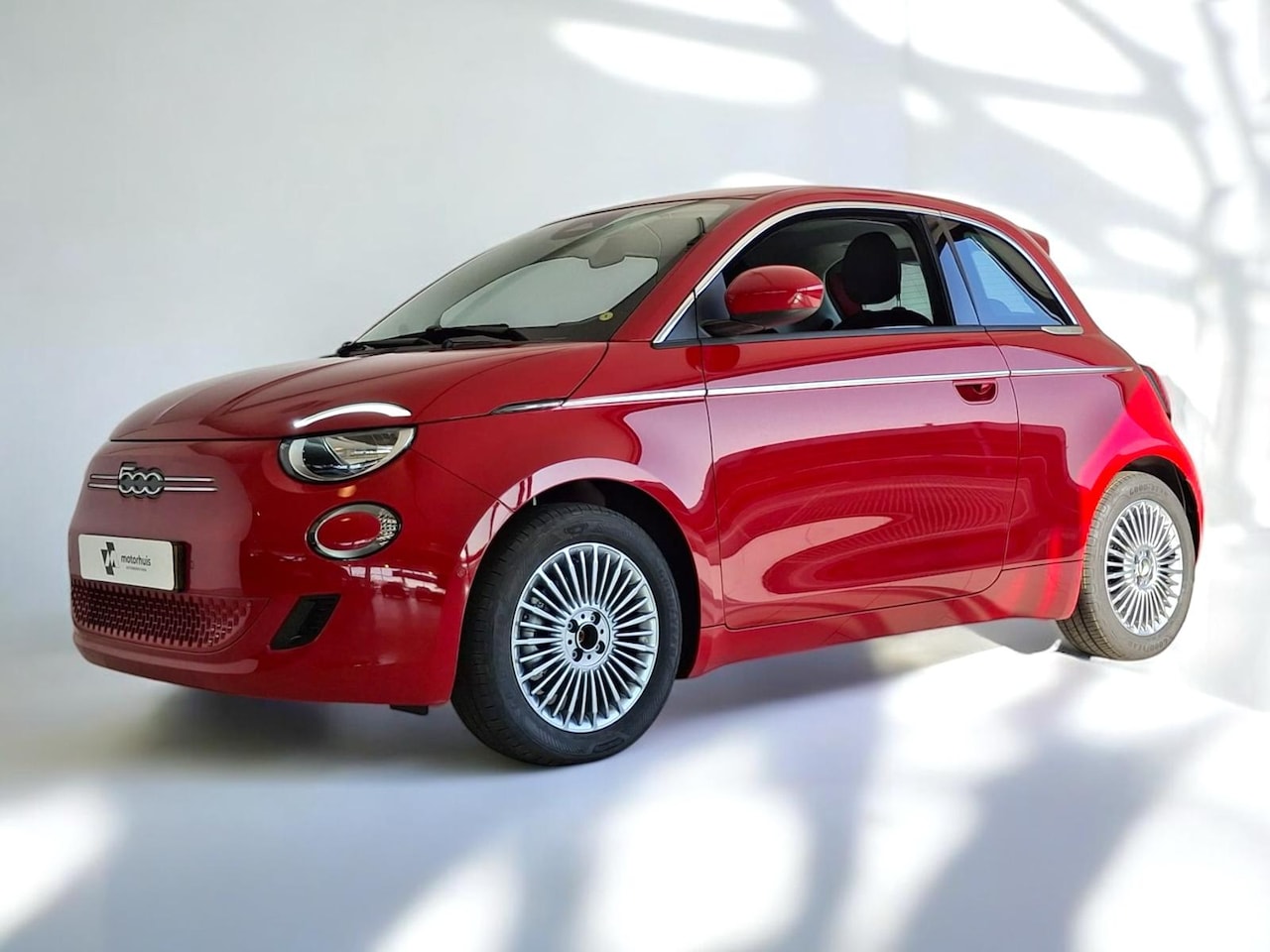 Fiat 500 - 42kWh 3+1 118pk Aut PDC CAMERA LMV CARPLAY STOELVERWARMING 3+1 Automaat - AutoWereld.nl