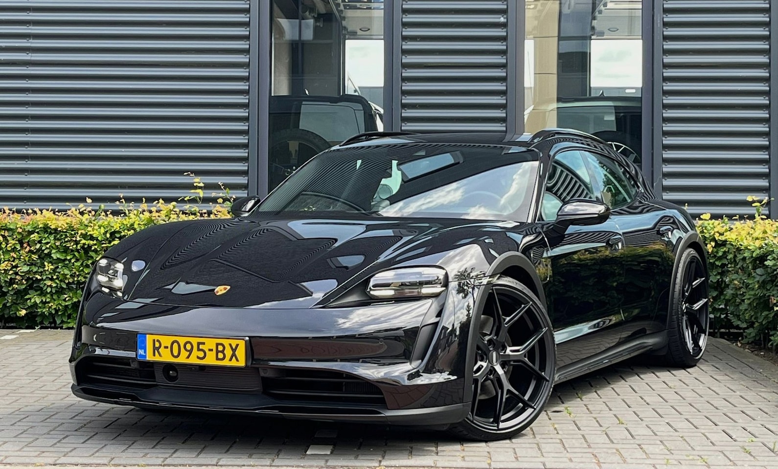 Porsche Taycan Cross Turismo - 4S 93 kWh | NP 157K | 22"Vossen | 26.000KM | - AutoWereld.nl