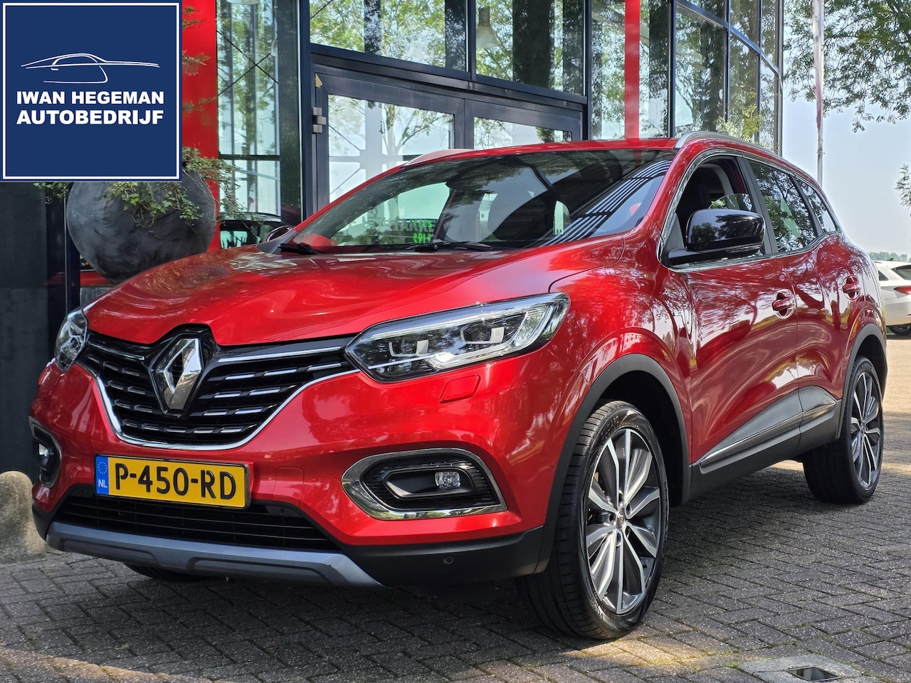Renault Kadjar - 1.3 TCe Black Edition | Bose | Trekhaak | Navigatie | Cruise Control | Parkeersensoren - AutoWereld.nl