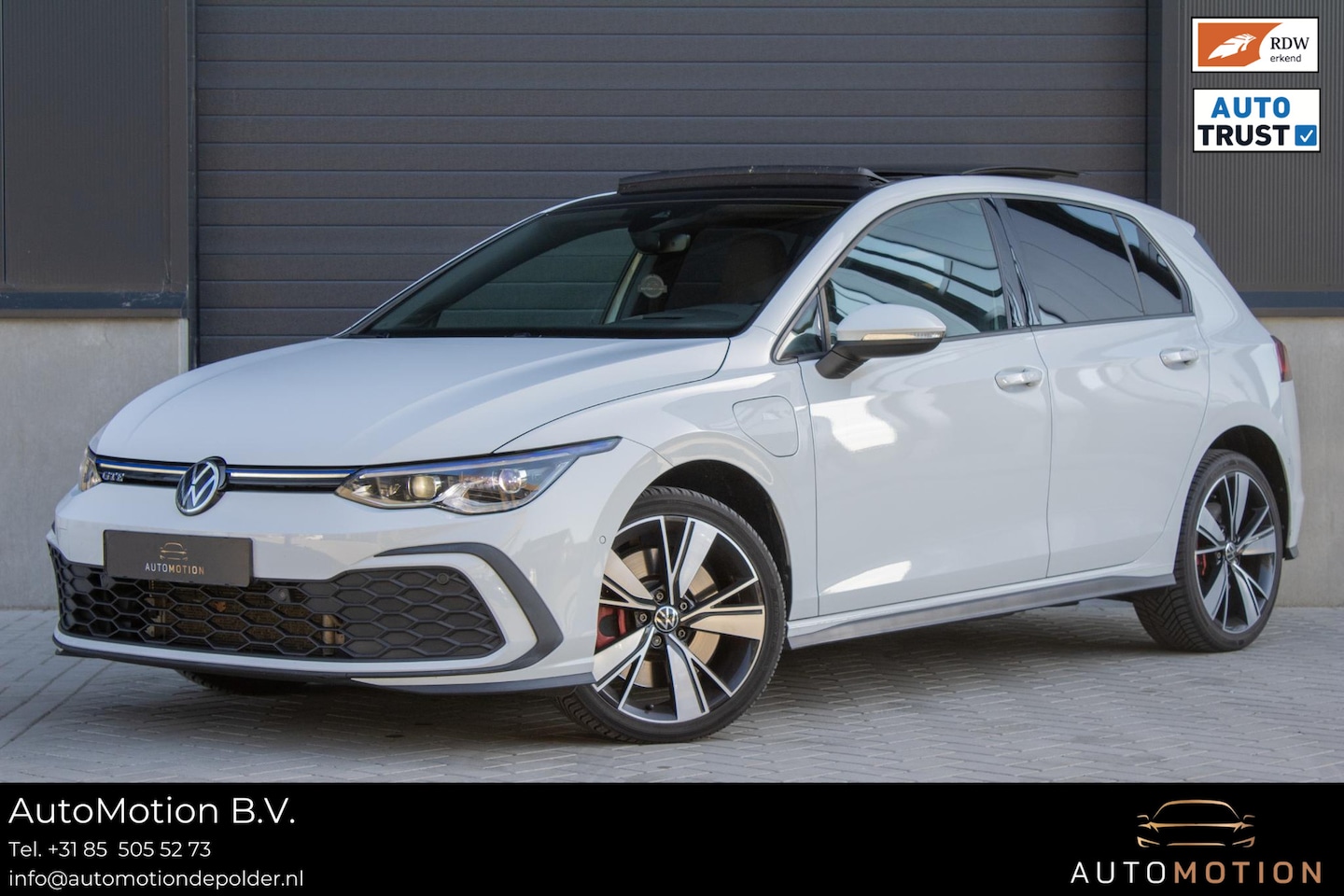 Volkswagen Golf - 1.4 eHybrid GTE PANO IQ LIGHTS CAMERA HUD PARKEERASSISTENT STOELVERWARMING - AutoWereld.nl