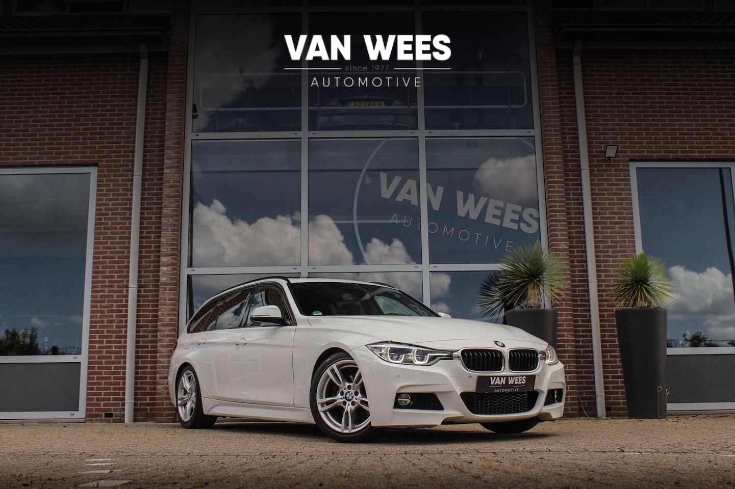 BMW 3-serie Touring - 330i M Sport | 2e eigenaar | Innovation pakket | Head-up | Harman/kardon | DAB | Stuurverw - AutoWereld.nl