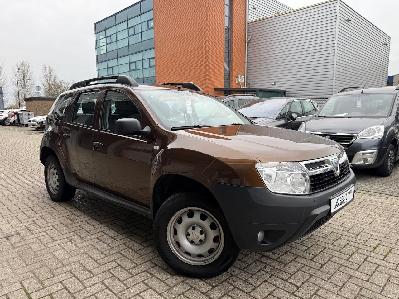 Dacia Duster - 1.6 Benzine | Trekhaak| Lage km's | Hoge instap - AutoWereld.nl