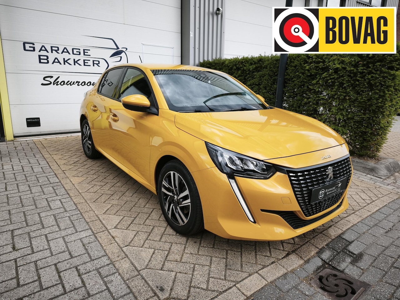 Peugeot 208 - 1.2 PureTech Allure Navi-Carplay Led Stoelverwarming Keyless Cruise-Control - AutoWereld.nl