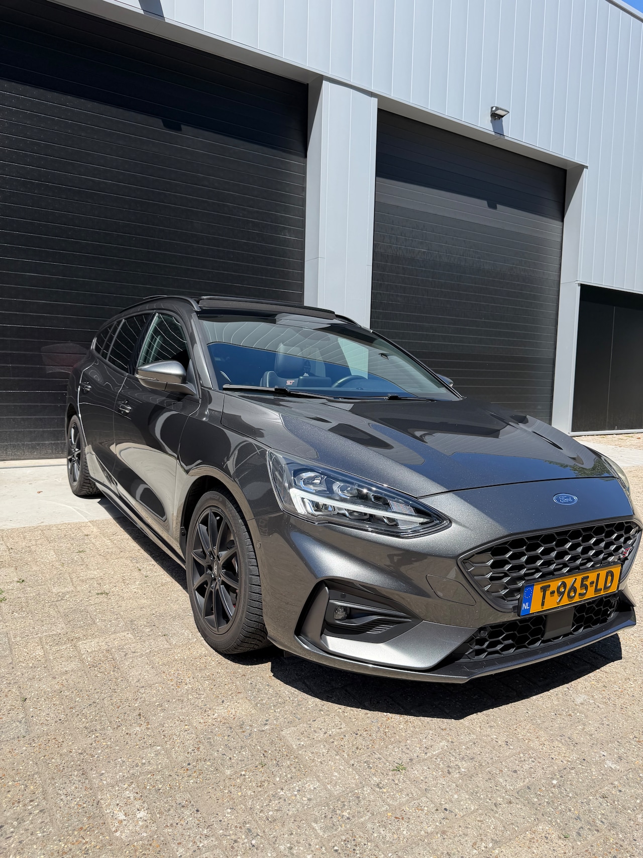 Ford Focus Wagon - 2.3 EcoBoost ST-3 Ford Focus ST-3 2.3 EcoBoost full option – 279 PK - AutoWereld.nl