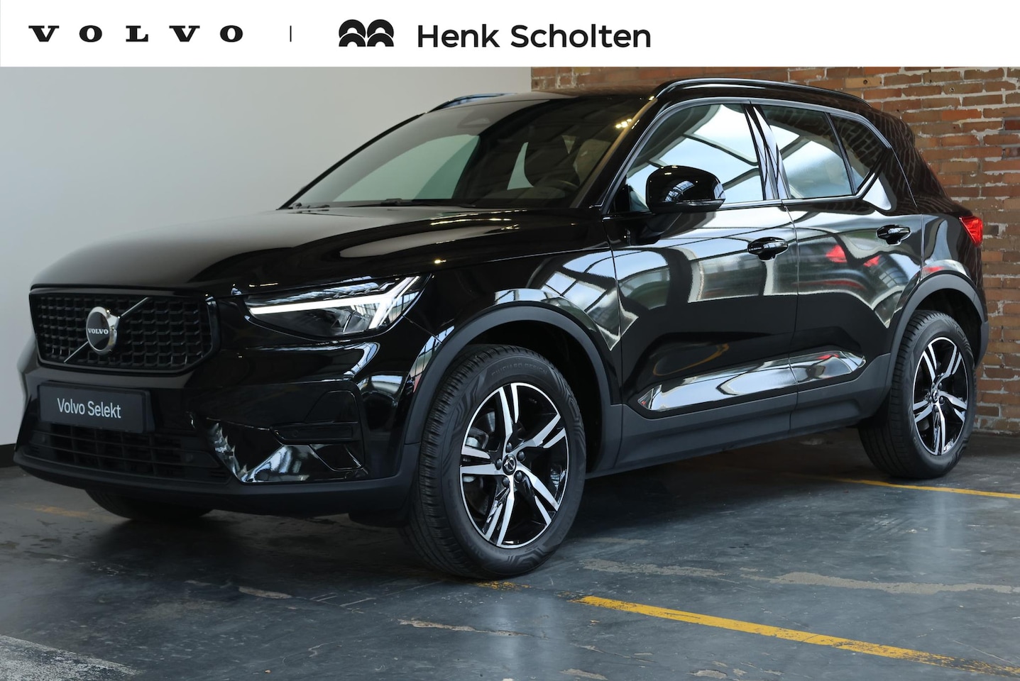 Volvo XC40 - B4 Plus Dark | Trekhaak Semi-elektrisch | Adaptieve Cruise Control | Pilot Assist | Verwar - AutoWereld.nl