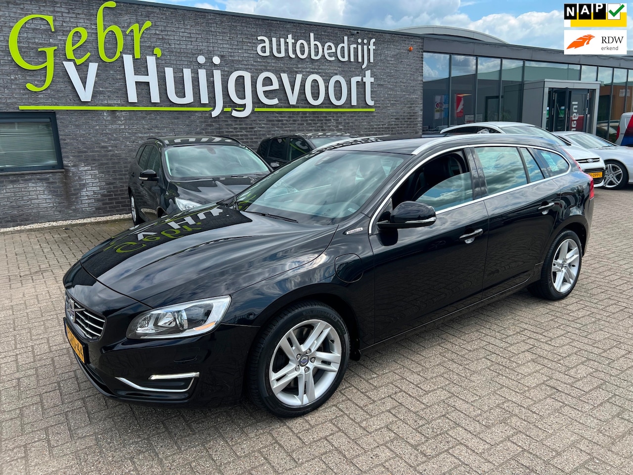 Volvo V60 - 2.4 D6 AWD Plug-In Hybrid Summum 130312 km - AutoWereld.nl