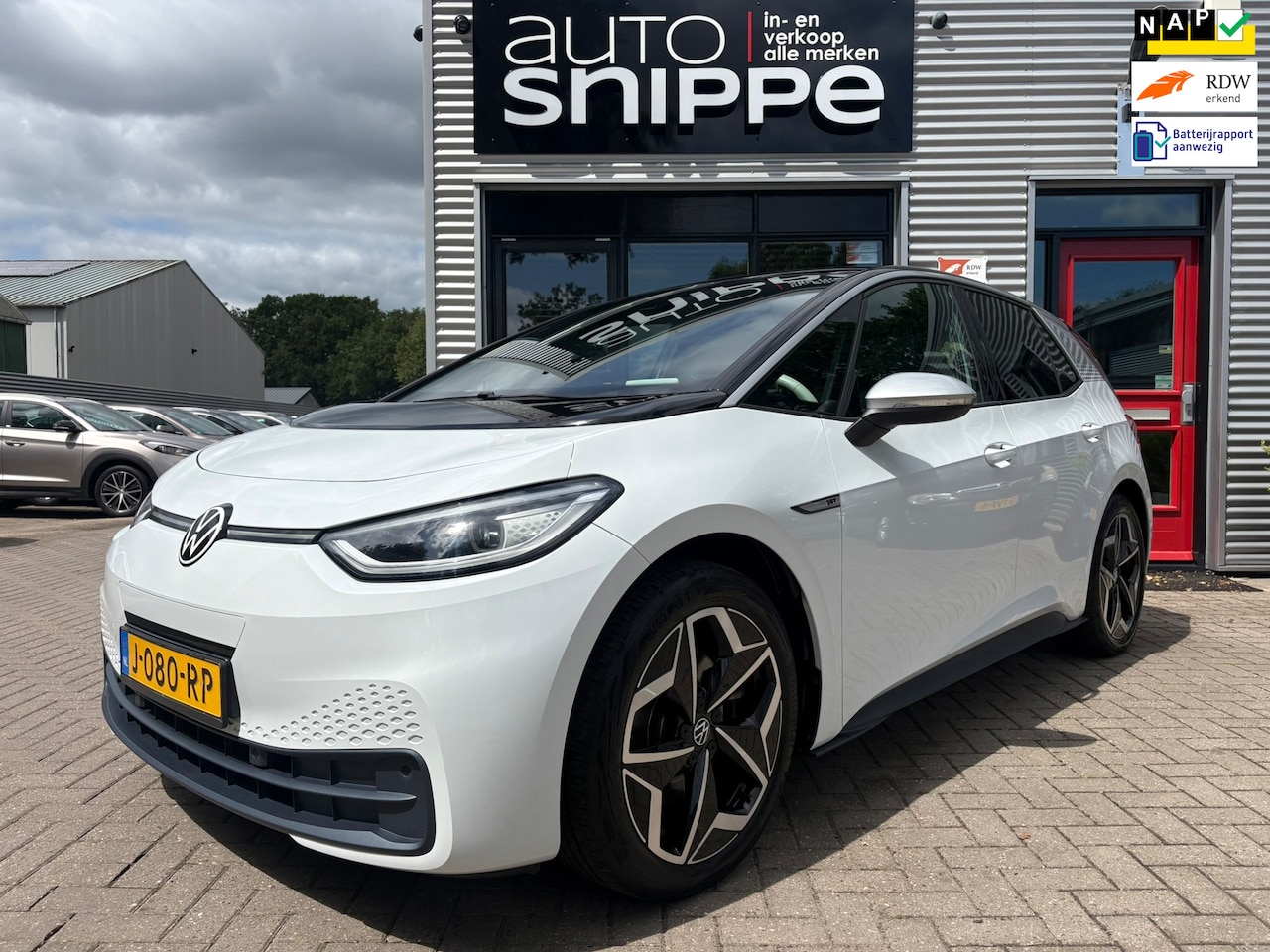 Volkswagen ID.3 - First Plus 58 kWh -SOH 90.52%-TREKHAAK-KEYLESS-IQ LIGHT-WIT STUUR-LICHTMETALEN VELGEN-STOE - AutoWereld.nl