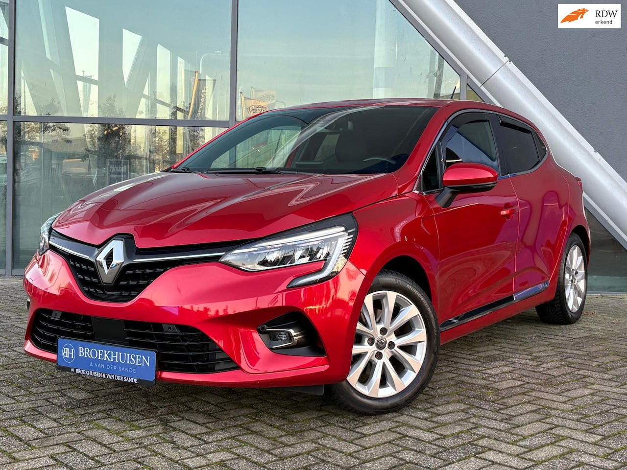 Renault Clio - 1.3 TCe R.S. Line 131pk Automaat / Camera / Navigatie - AutoWereld.nl