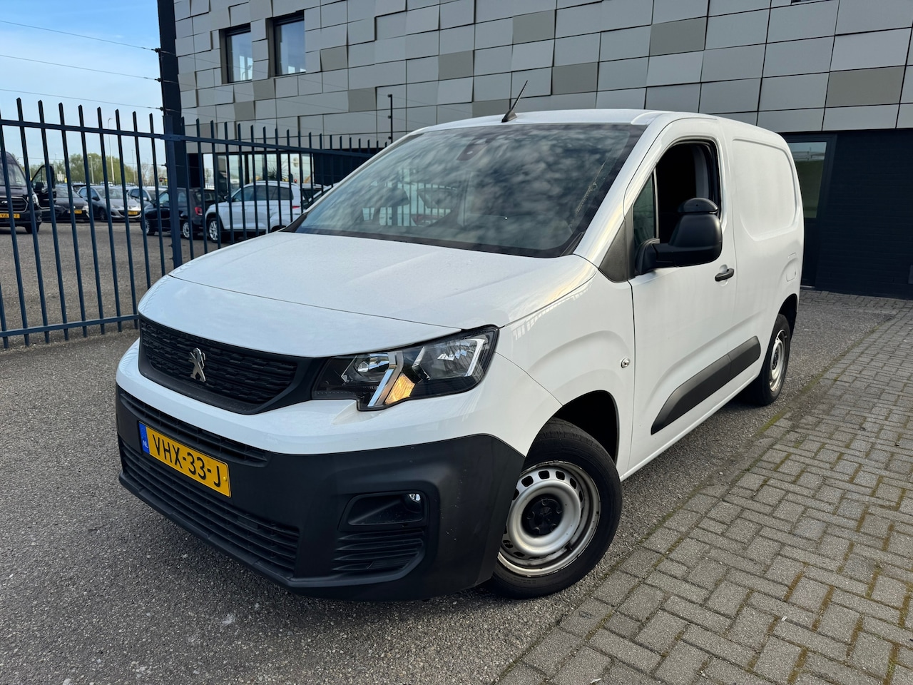 Peugeot Partner - 1.5 BlueHDI Premium 1.5 BlueHDI Premium - AutoWereld.nl