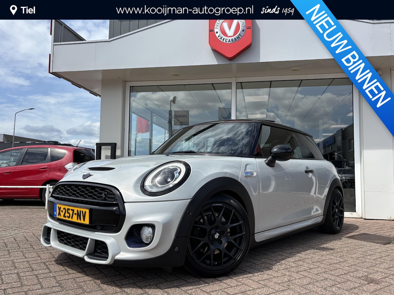 MINI 3-Deurs - 2.0 Cooper S Chili Serious Business Schuifdak / sportuitlaat / leer / full options ! - AutoWereld.nl