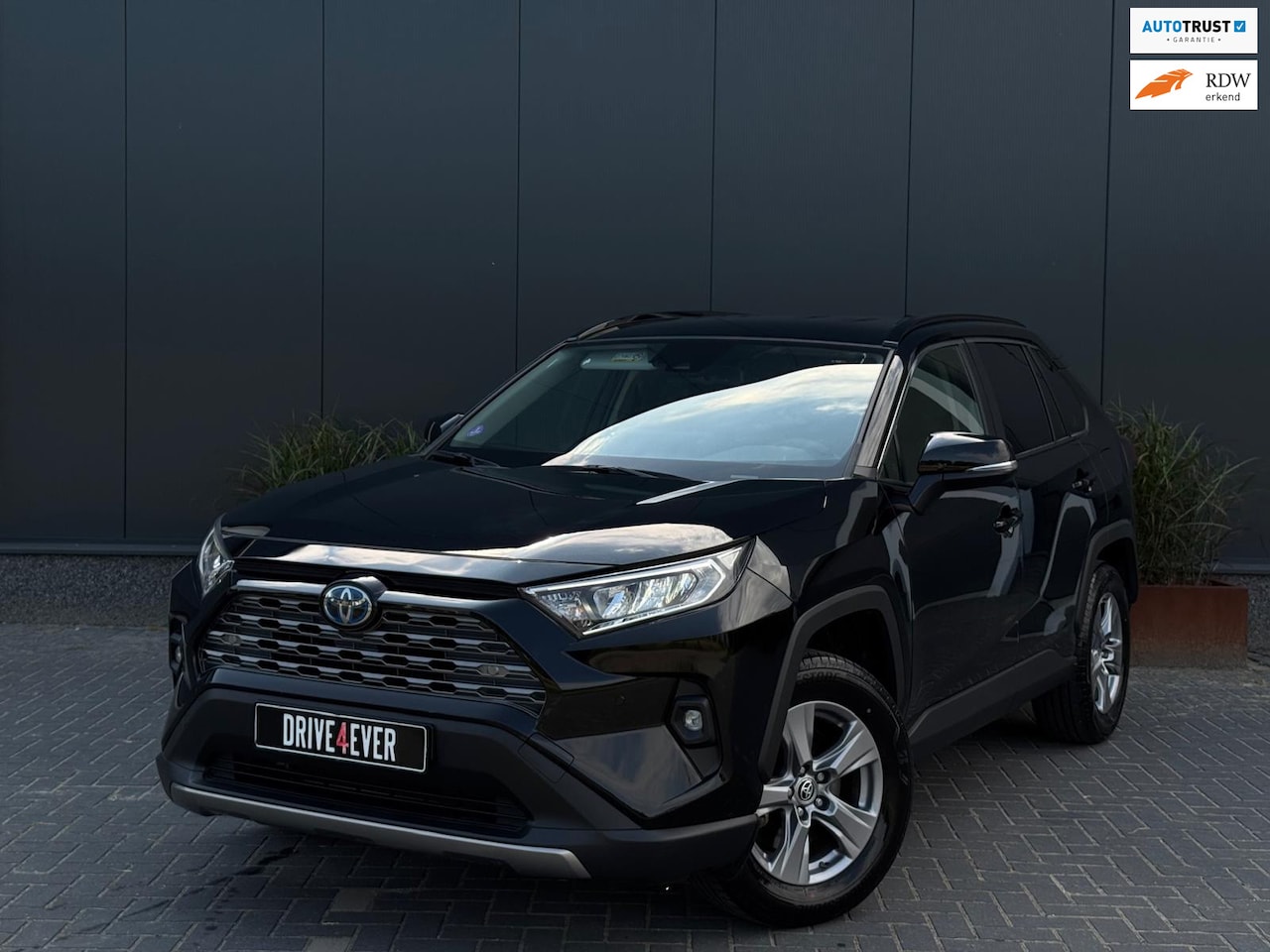 Toyota RAV4 - 2.5 MHEV Dynamic 2025 GARANTIE | TREKHAAK | NAVI | CR CONTROL | SPORTVELGEN - AutoWereld.nl