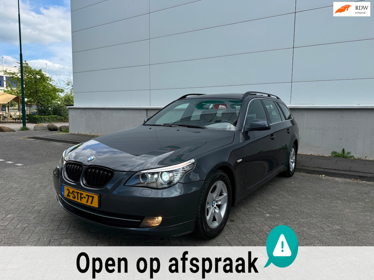 BMW 5-serie Touring - 520i Business Line High Executive PANO/MEMORY/ALCANTARA/XENON/CRUISE - AutoWereld.nl