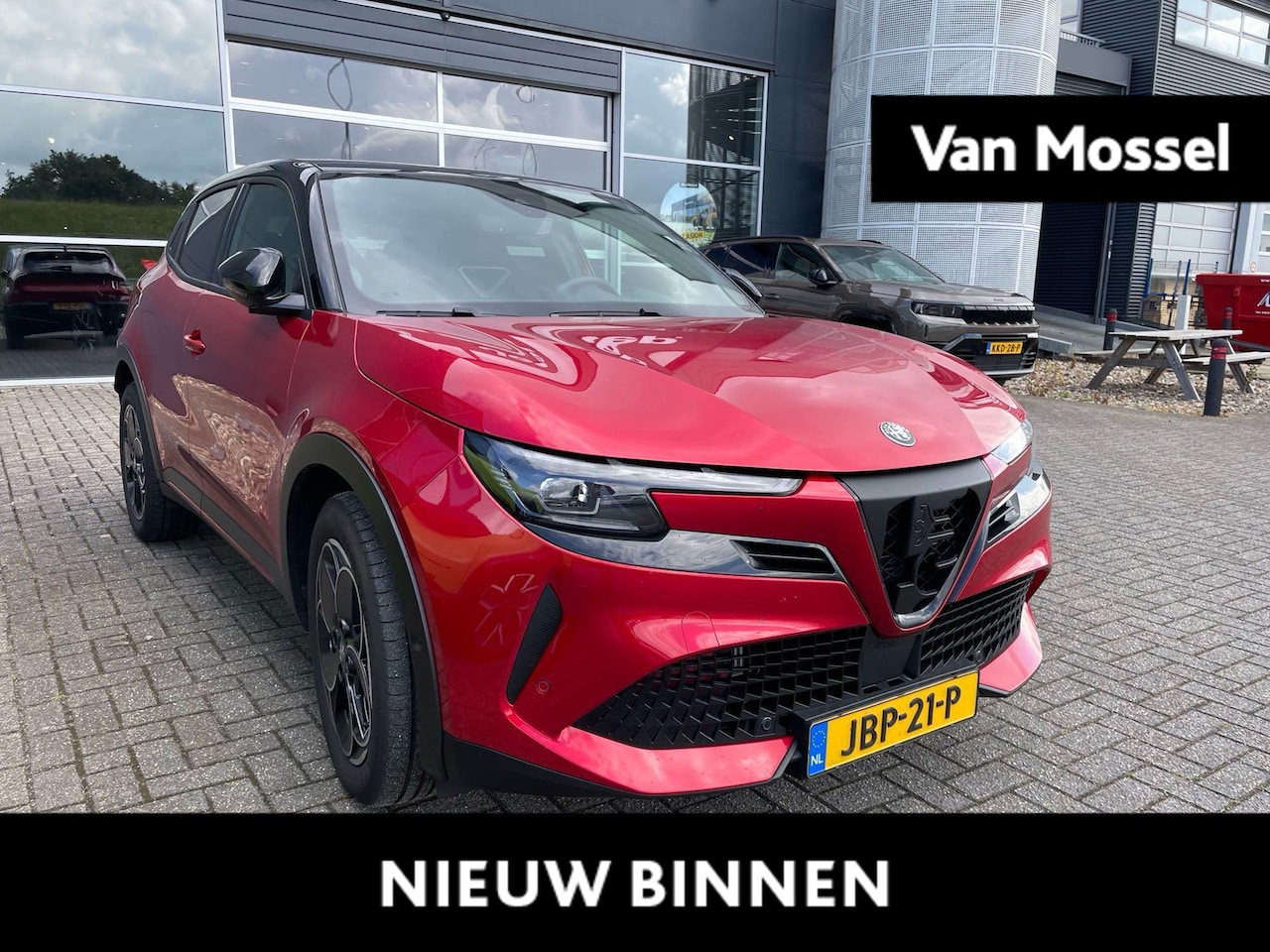 Alfa Romeo Junior - 1.2 Turbo Hybrid Ibrida Q4 | 4-Wiel Aandrijving | Sabelt Sportstoelen | Panoramisch Dak | - AutoWereld.nl