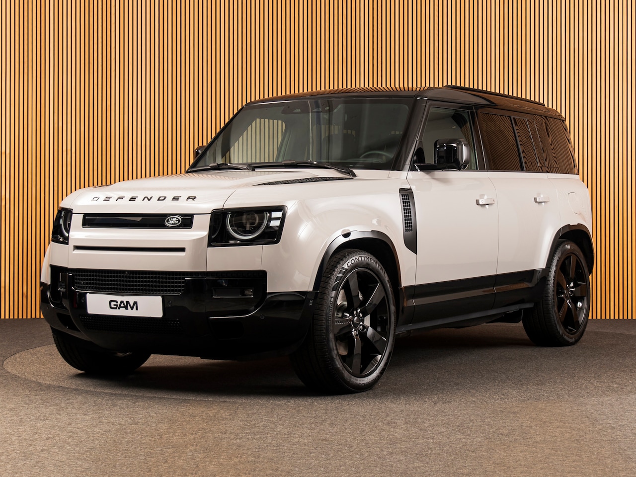 Land Rover Defender 110 - 2.0 P300e 110 X-Dynamic HSE MY26 | PANO | HUD | 22" | MERIDIAN 700W - AutoWereld.nl