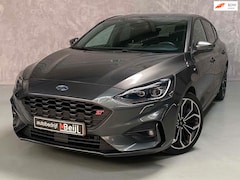Ford Focus - 1.0 EcoBoost ST Line Business /Led /Camera /Keyless /Lane