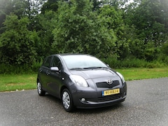 Toyota Yaris - 1.3 VVTi Sol MMT . 5 Drs AUTOMAAT . Airco . Elec ramen enz