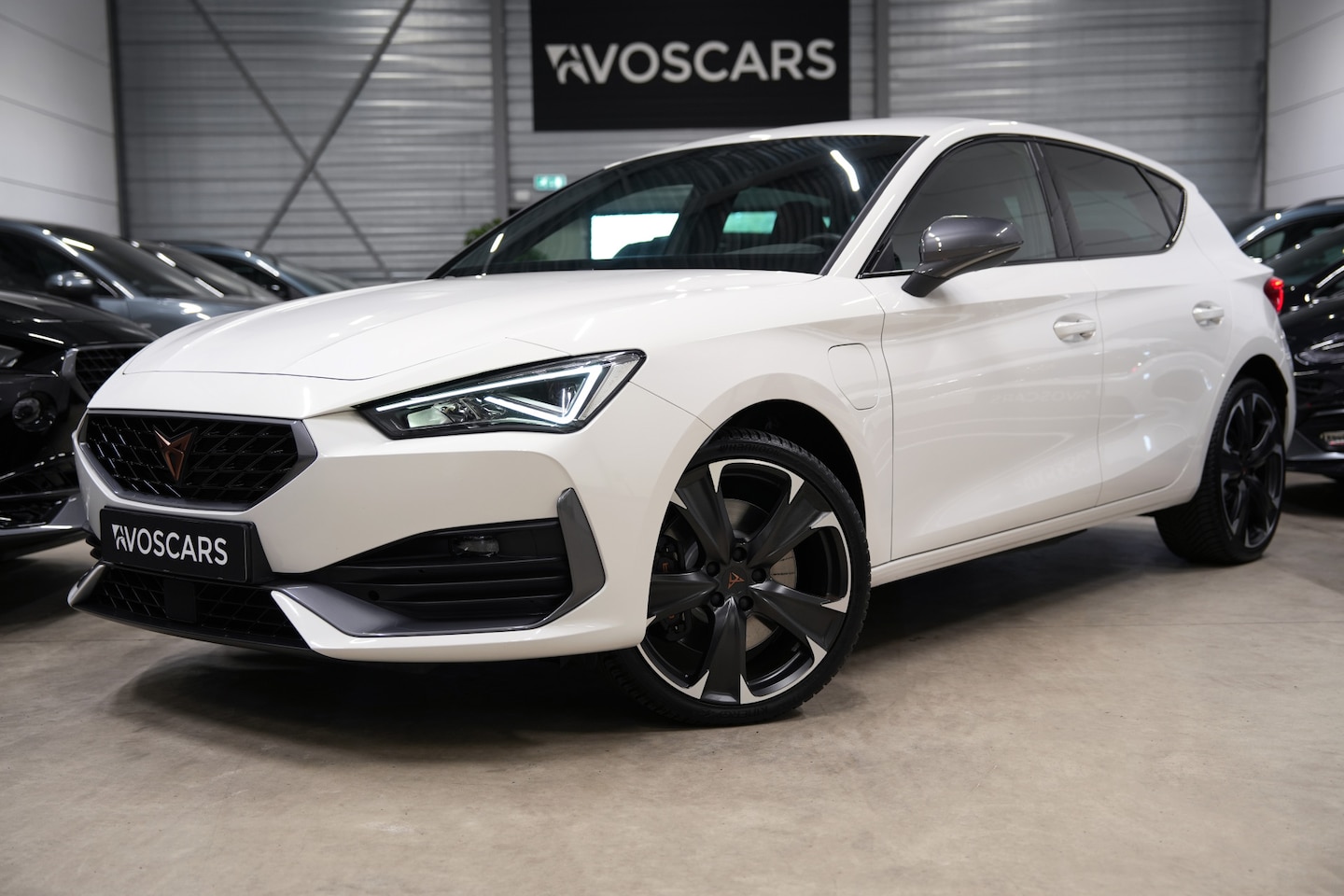 CUPRA Leon - 1.4 e-Hybrid VZ 245PK * Kuipstoelen - 19" - Sfeer - ACC - App - Stoelverwarming * - AutoWereld.nl