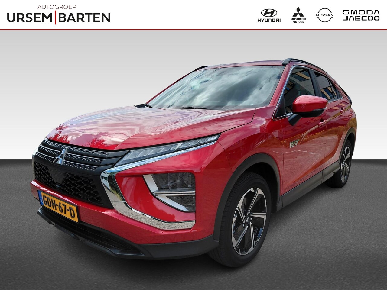Mitsubishi Eclipse Cross - 2.4 PHEV Intens Met trekhaak | Weinig kilometers! - AutoWereld.nl