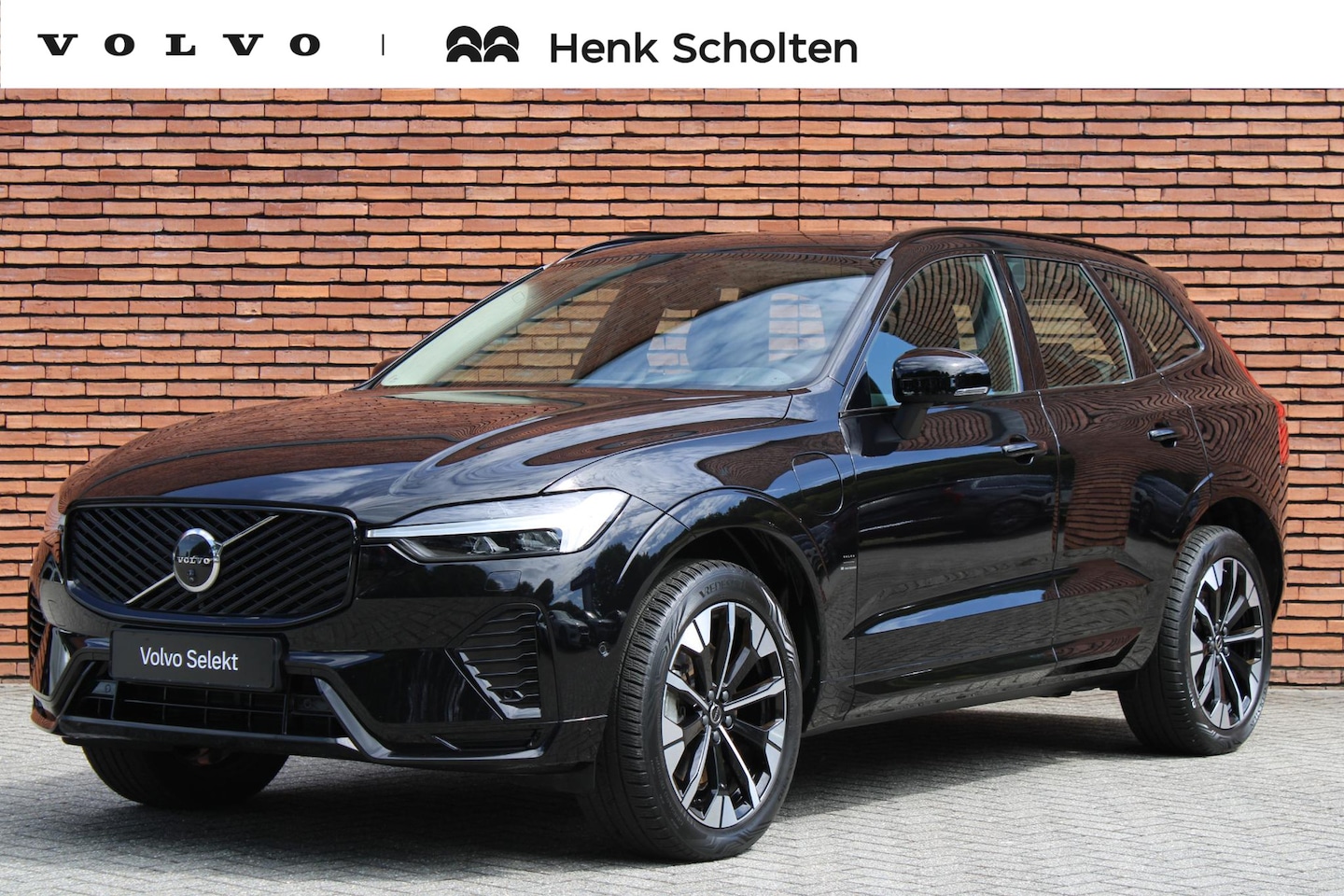 Volvo XC60 - T6 Plug-in hybrid AWD Ultra Dark | Trekhaak | All-Season banden | Panoramadak | 360 Graden - AutoWereld.nl